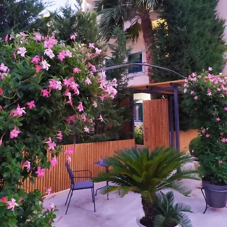 Apartament Katsenos Nikiana