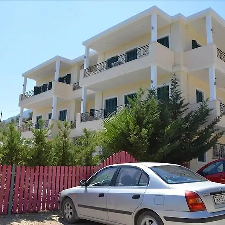 Apartment Katsenos *