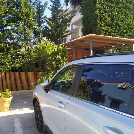 Katsenos Apartament