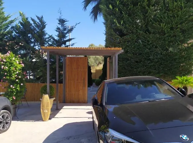 Apartment Katsenos